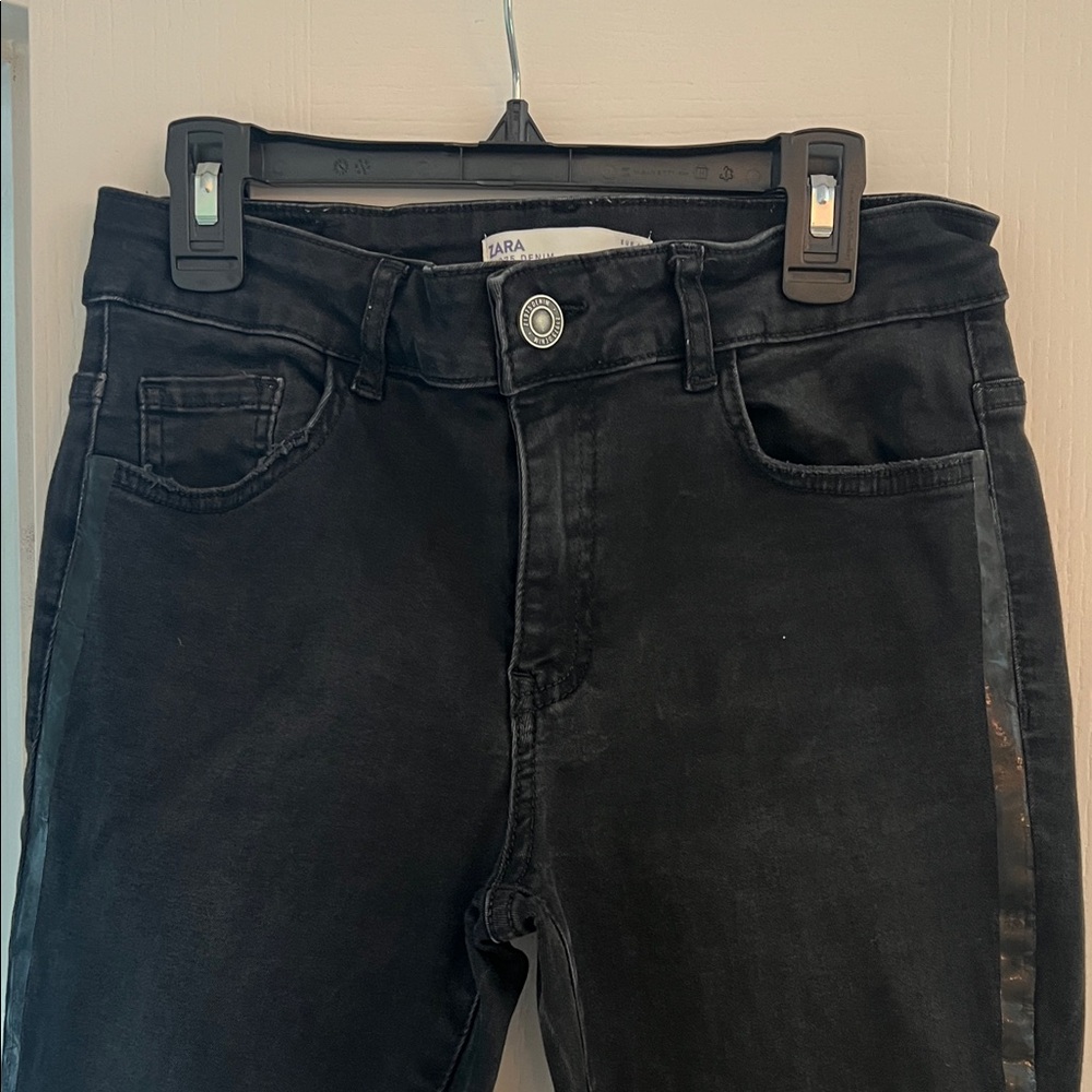 Zara Women's Black Skinny Jeans